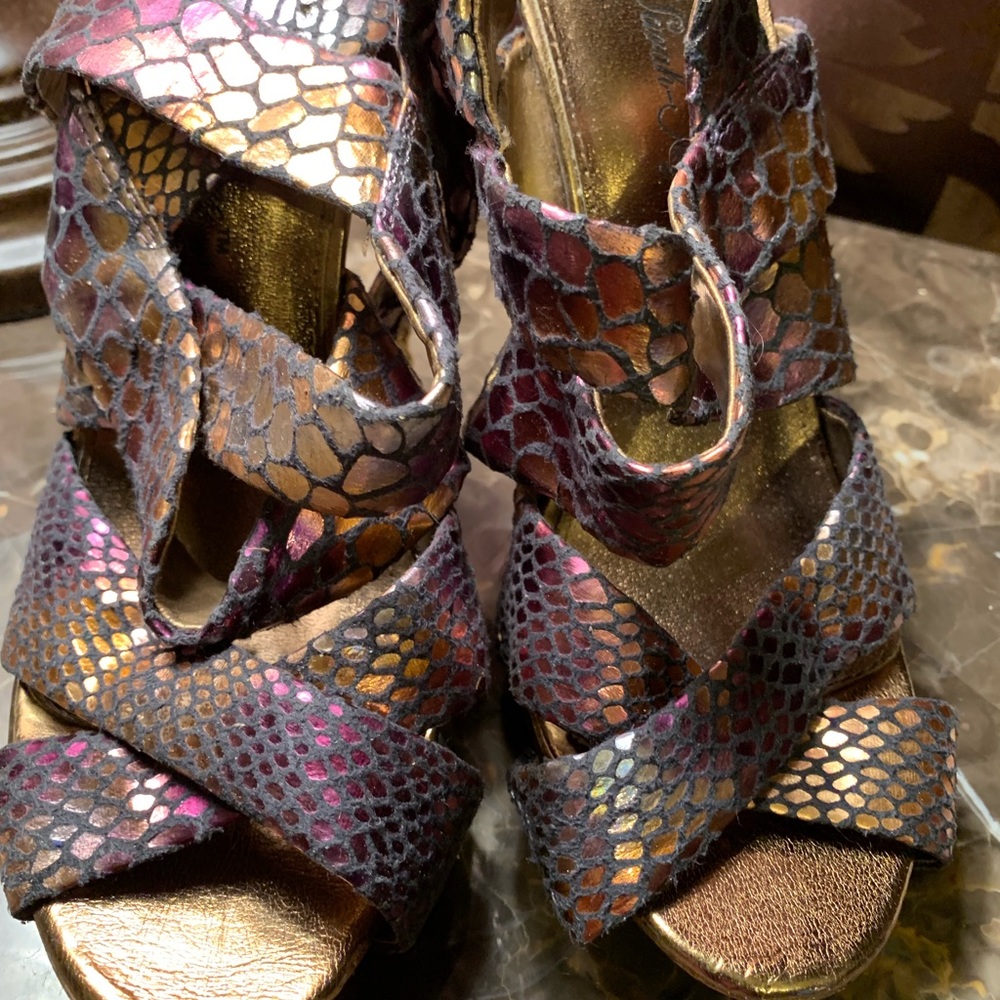 Heels - Picture 2 of 6